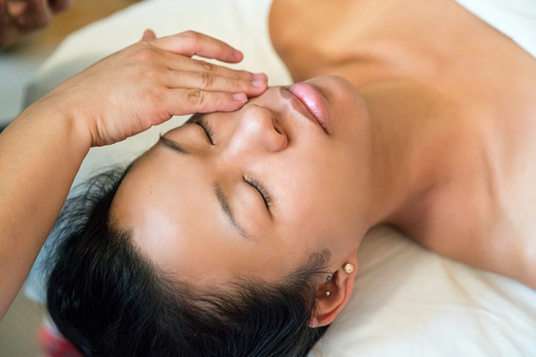 Super Moistening Hydrotherapy Care Facial