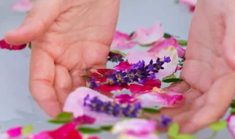 Rediscover Your Glow with Our Signature Herb Bath