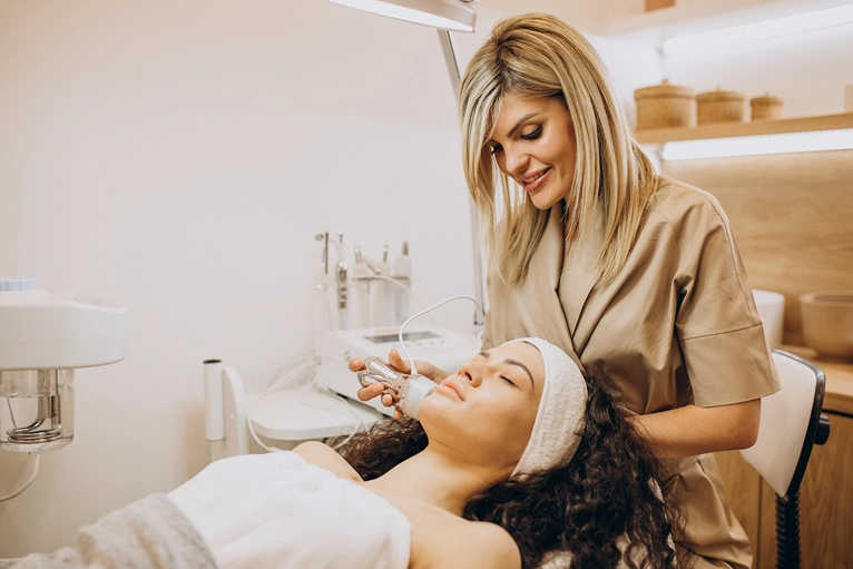 ace Lift Contour Facial Care: Sculpt, Smooth, and Glow